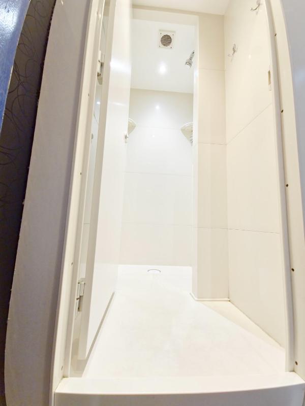 Quadruple Room with Shared Bathroom image 3