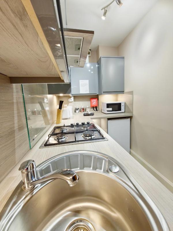 Double Room with Shared Bathroom image 4