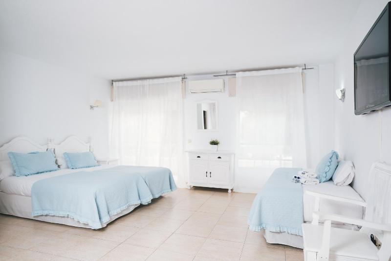 Triple Room (3 Adults) image 3