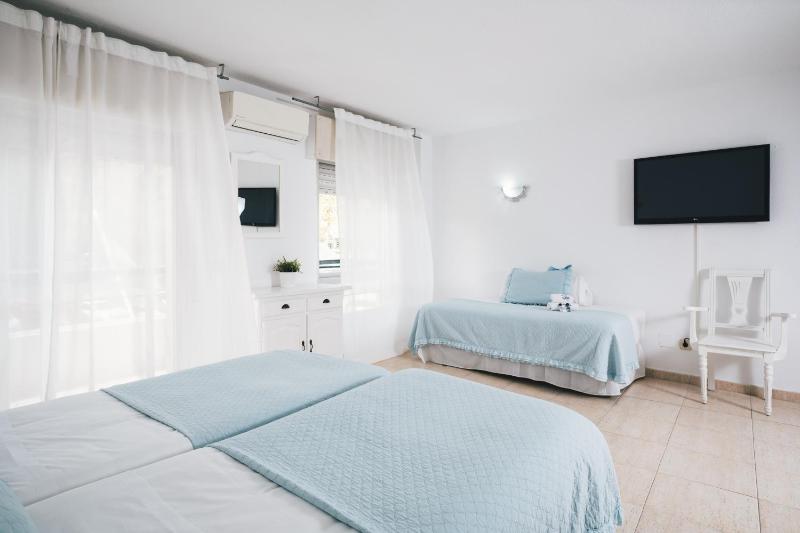 Triple Room (3 Adults) image 4