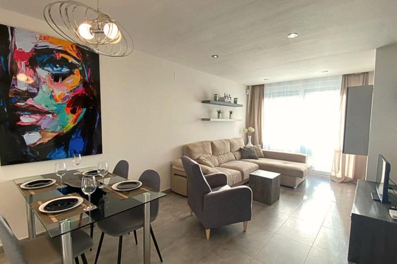 Modern flat with swimming pool terrace and equipped solarium - image 14