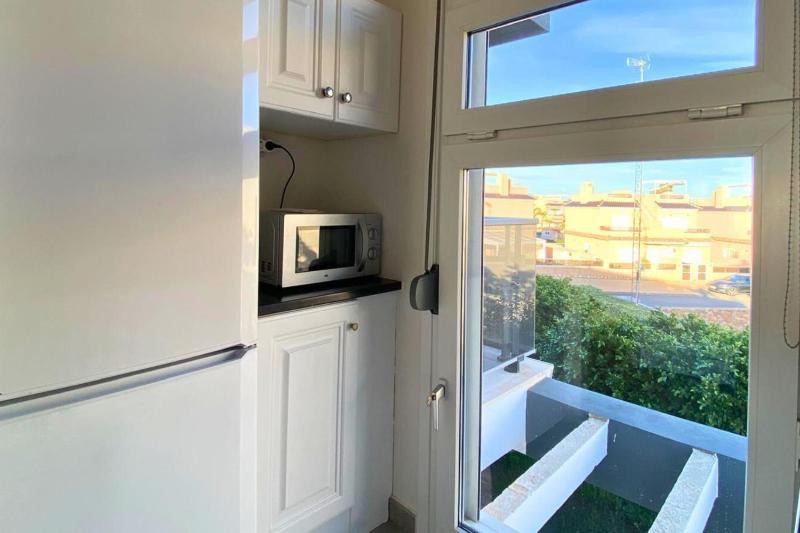 Modern flat with swimming pool terrace and equipped solarium - image 12
