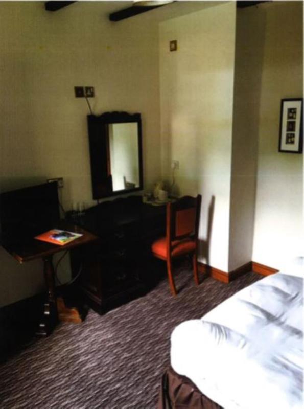Standard Twin Room image 2