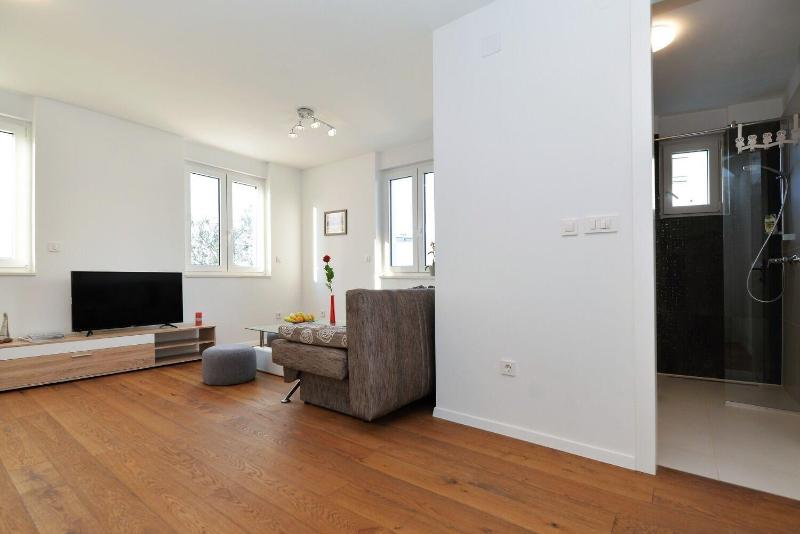 Apartment Nata - image 6