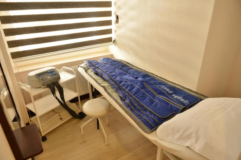 Deluxe Double Room with Health Spa Package image 4