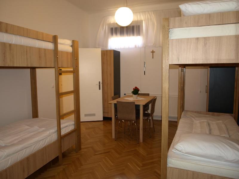 Quadruple Room with Bathroom image 1