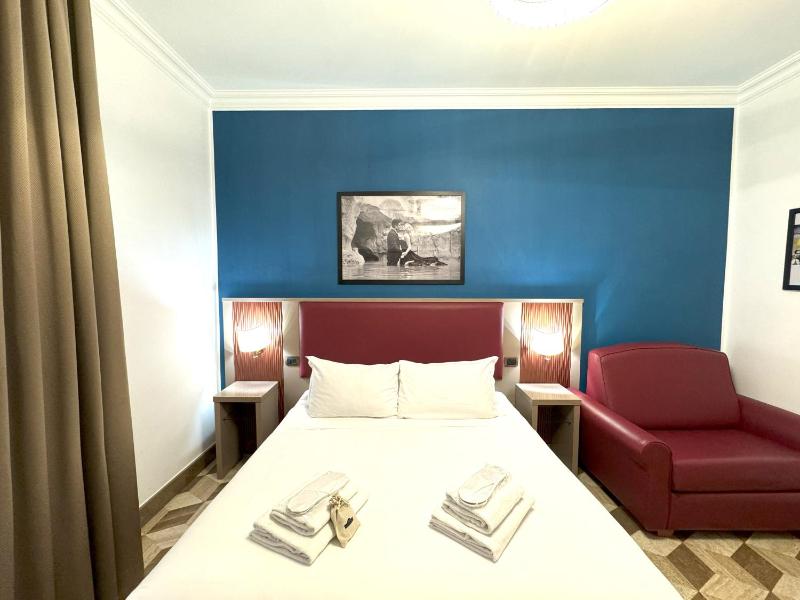 Standard Double Room image 1