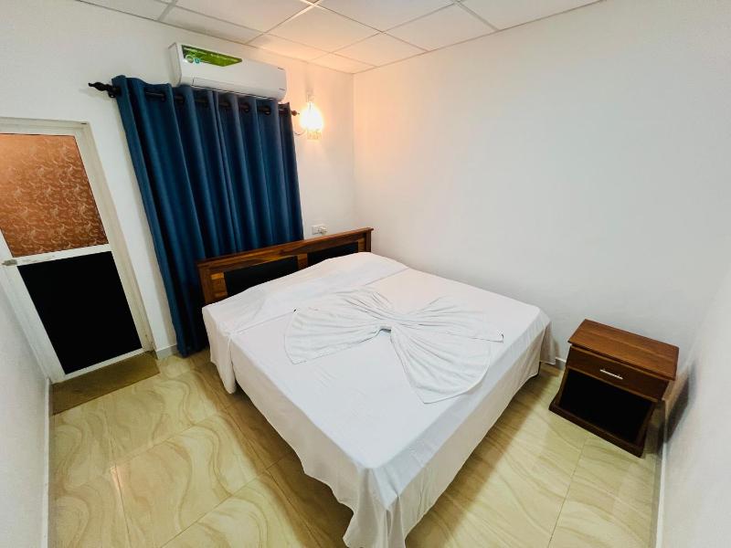 Lagoon House - Hiriketiya - image 8