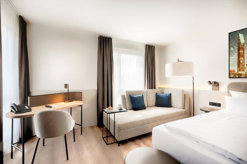 Executive Double Room image 4