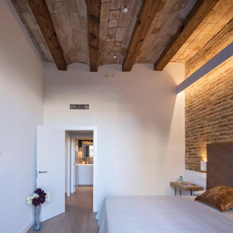 Pau Claris - Design apt next to Paseo de Gracia - image 2