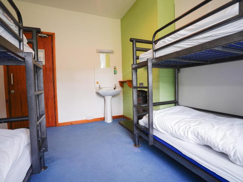 Quadruple Room with Shared Bathroom image 1
