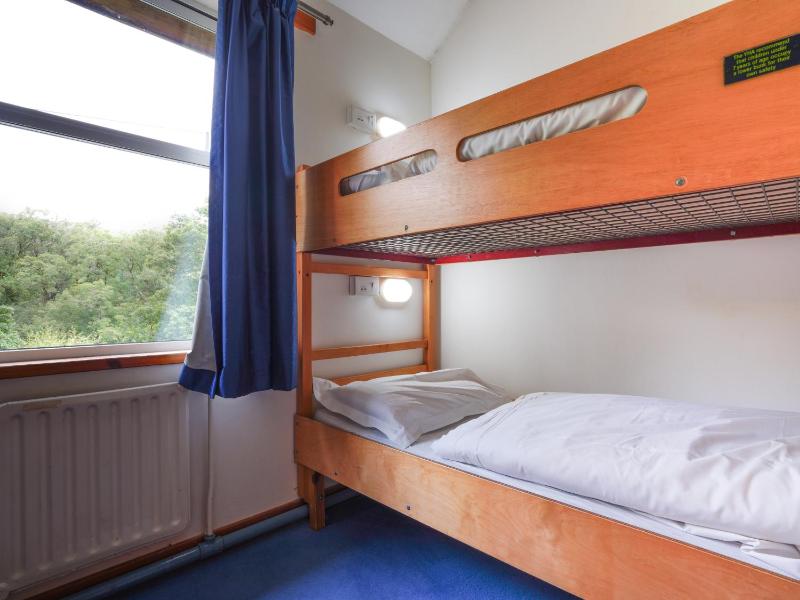 Twin Room with Shared Bathroom image 4