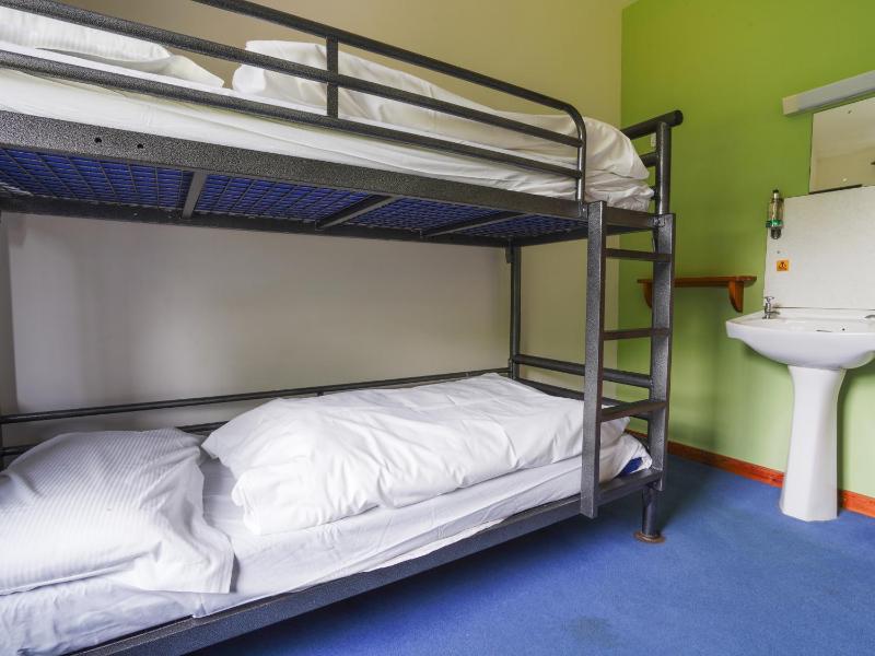 Triple Room with Shared Bathroom image 2