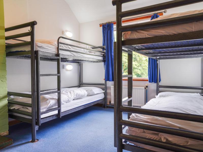 Quadruple Room with Shared Bathroom image 3