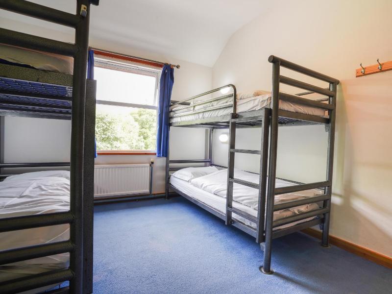 Quadruple Room with Shared Bathroom image 2