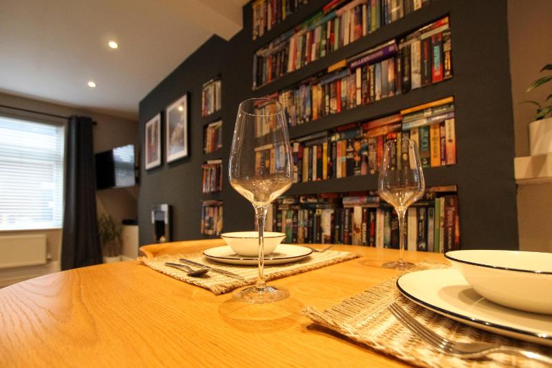Cosy Chester Cottage with Garden by Rework Accommodation - image 25