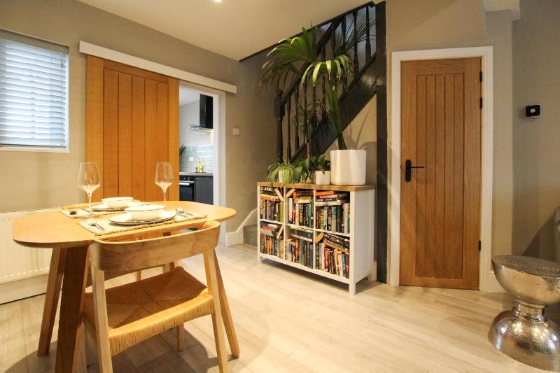 Cosy Chester Cottage with Garden by Rework Accommodation - image 3
