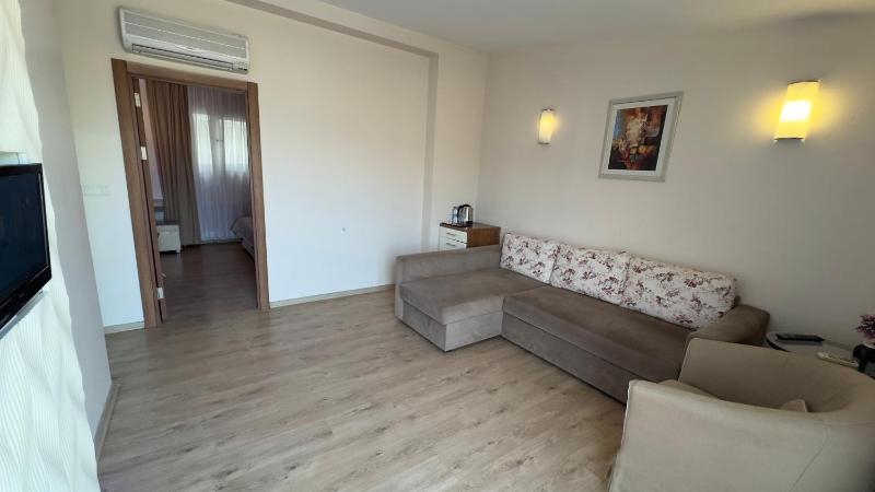 Junior Suite with Terrace image 2