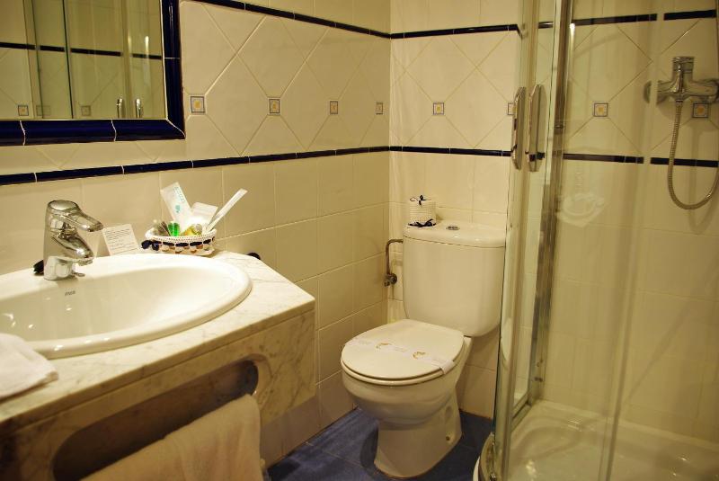 Standard Single Room image 2