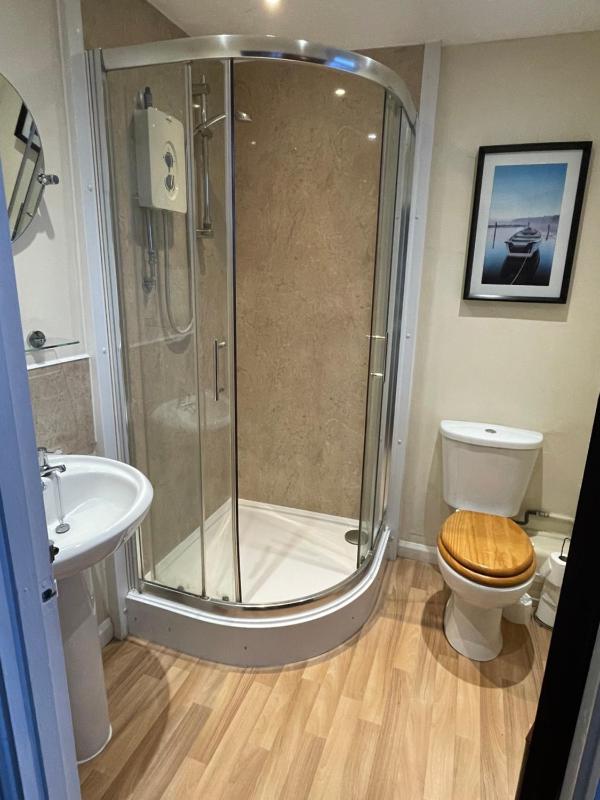 Standard Double Room image 3