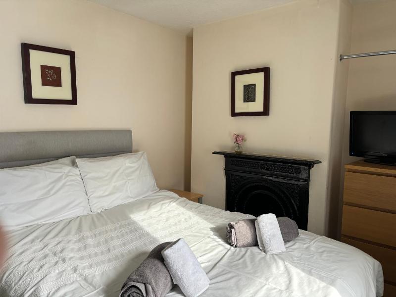 Standard Double Room image 2