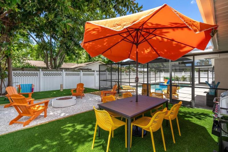 Heated Saltwater Pool - BBQ - Firepit - N Switch - image 9