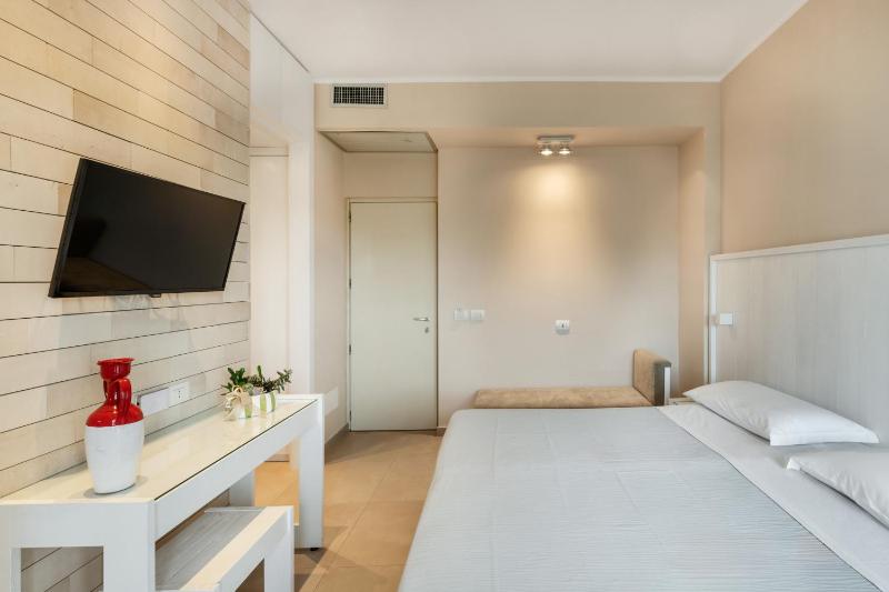 Superior Double Room image 3