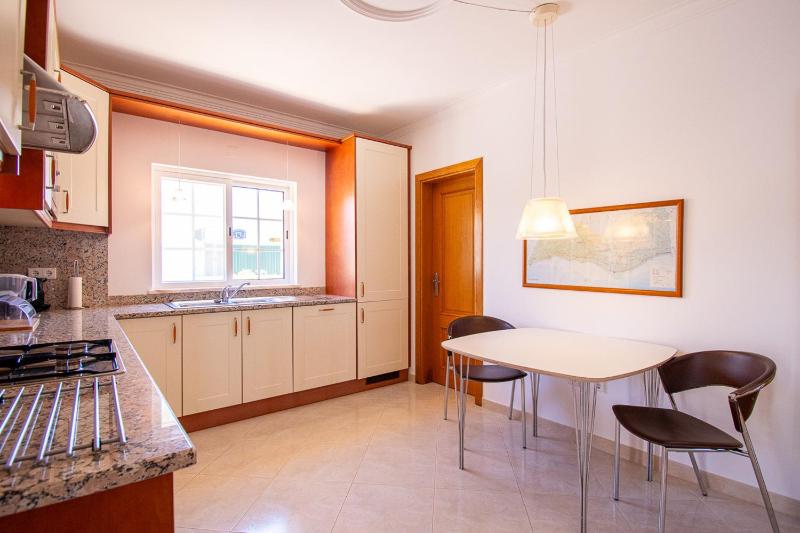 Villa Perola - Stunning 3-Bedroom Villa - image 29