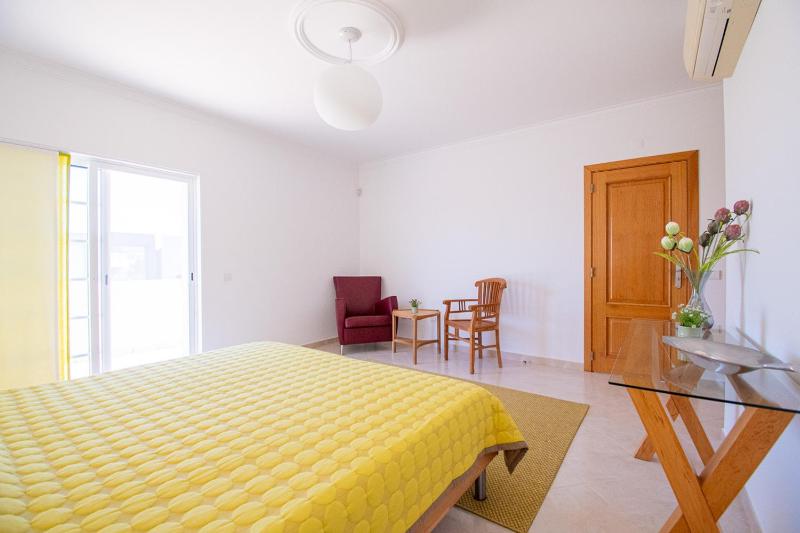 Villa Perola - Stunning 3-Bedroom Villa - image 14