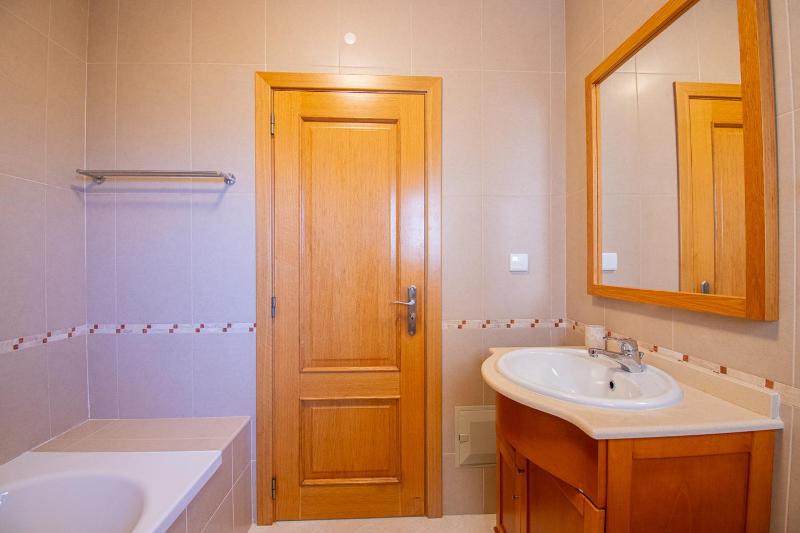 Villa Perola - Stunning 3-Bedroom Villa - image 16