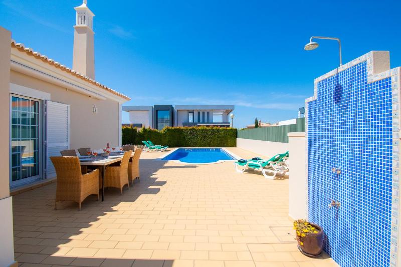 Villa Perola - Stunning 3-Bedroom Villa - image 40