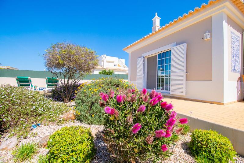 Villa Perola - Stunning 3-Bedroom Villa - image 28