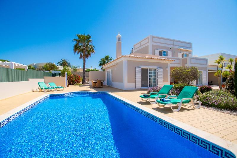 Villa Perola - Stunning 3-Bedroom Villa - image 25