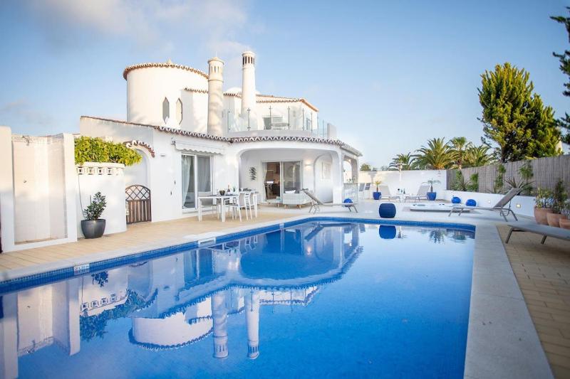 66 ADM Clara - Beautifully Renovated Villa - image 29