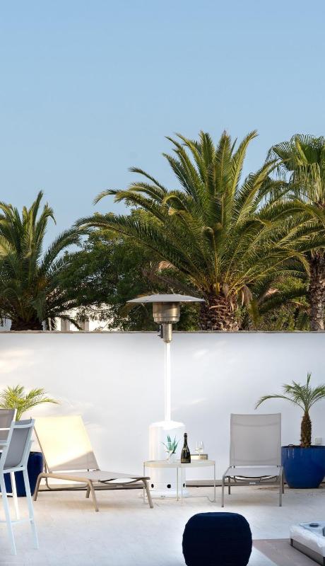 66 ADM Clara - Beautifully Renovated Villa - image 21