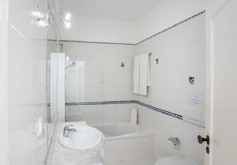 7 Club Atlantico - Wonderful five-bedroom villa - image 14
