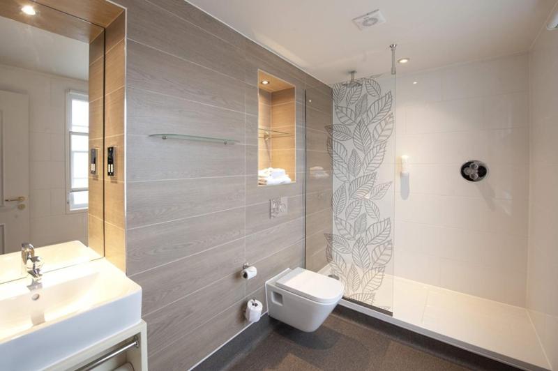 Twin Room image 3