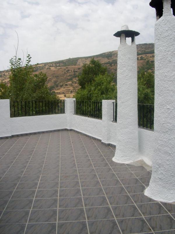 Three-Bedroom Apartment with Mountain View image 2
