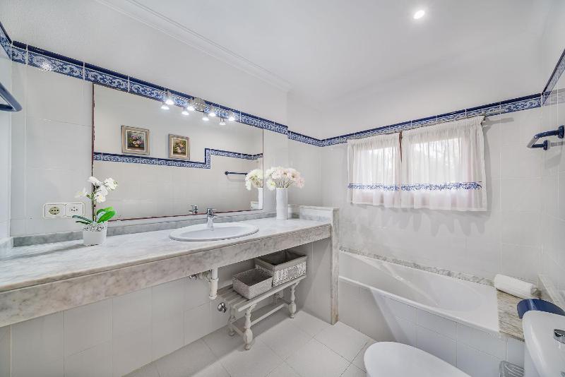 Villa Ca Na Francisca - By Dream Villas Pollensa - image 2