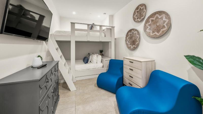 The Upper Deck - image 36