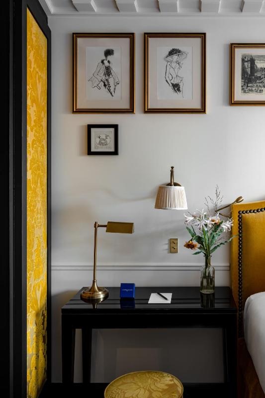 Large Double Room image 4