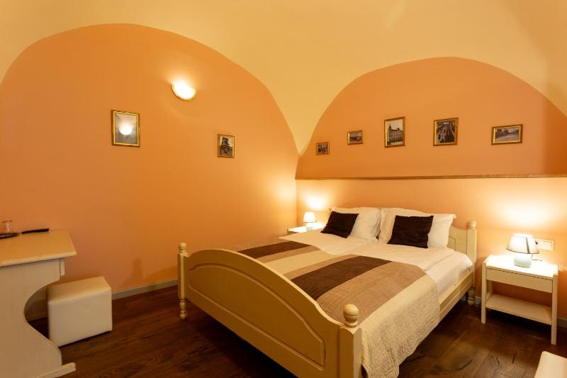 Deluxe Family Suite image 1
