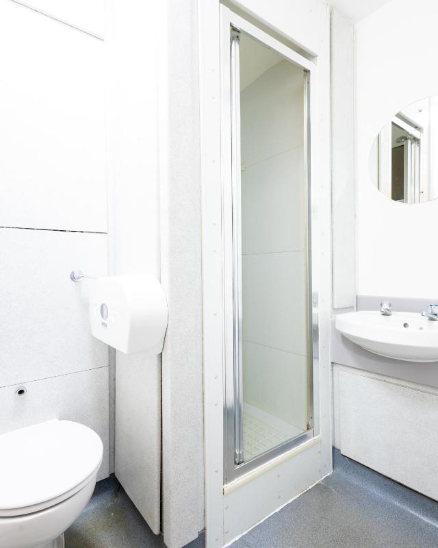 Single Room with Shared Bathroom image 4