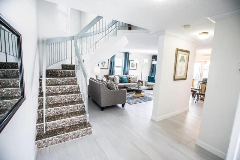 Enjoy Sunsets at Fully Equipped Condo at the Beach - image 2