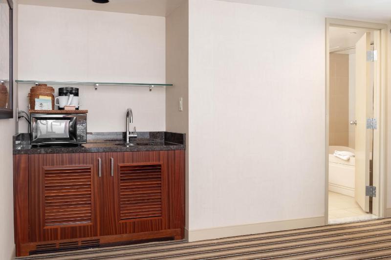 Hoku Studio King Suite image 3