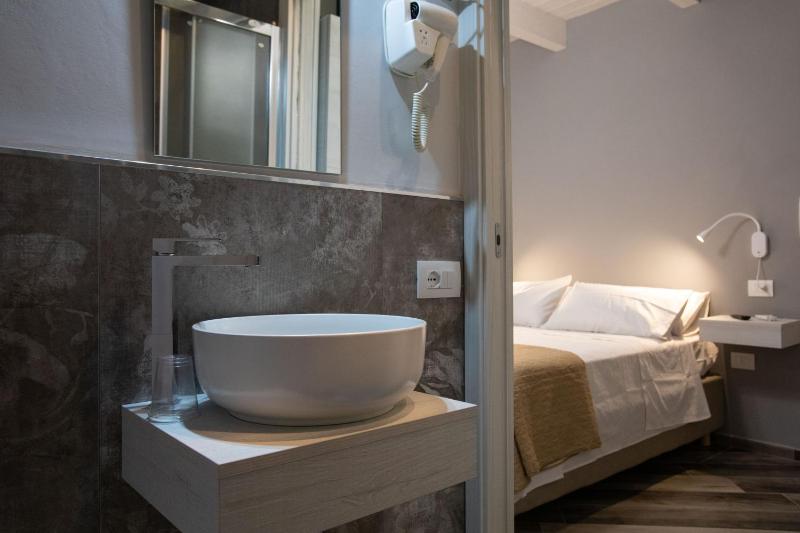 AL 54 Accommodation - image 10