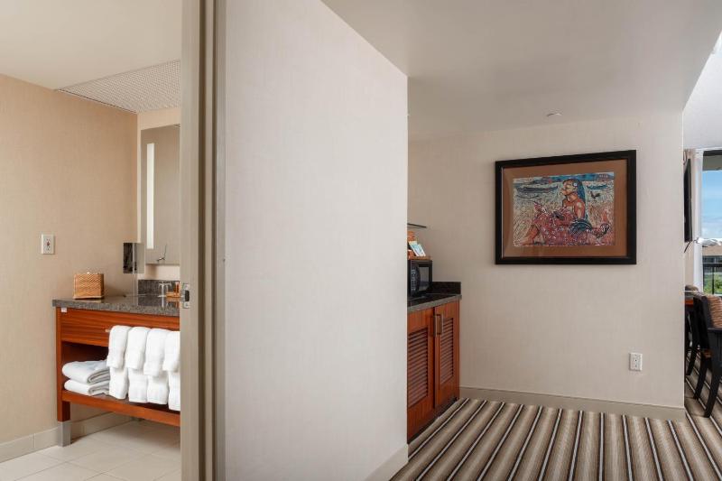 Hoku Studio Double Queen Suite image 3