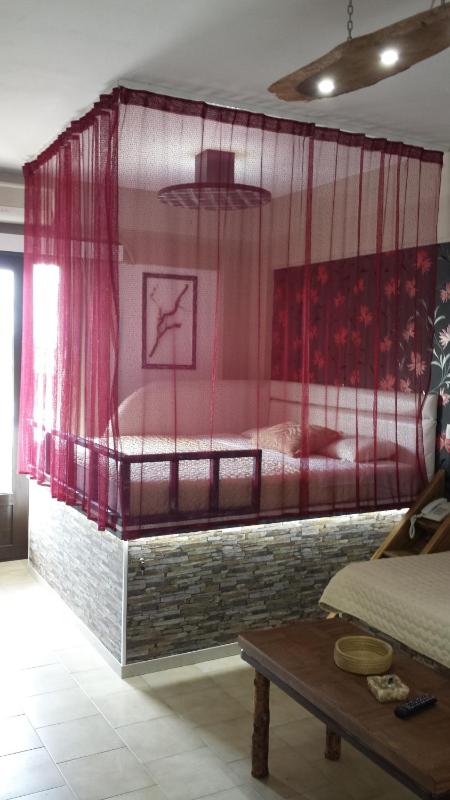 Takis Hotel Apartments - image 1