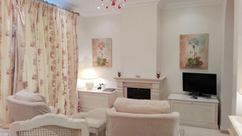 Superior King Room image 2