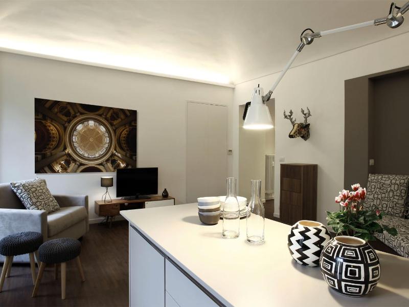 Superior Apartment image 3